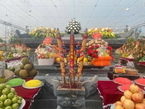 Hàng năm vào ngày 15 tháng 10 âm lịch