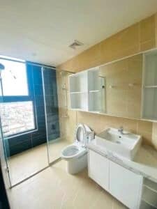 Nhà vệ sinh bàn giao full nội thất y hình