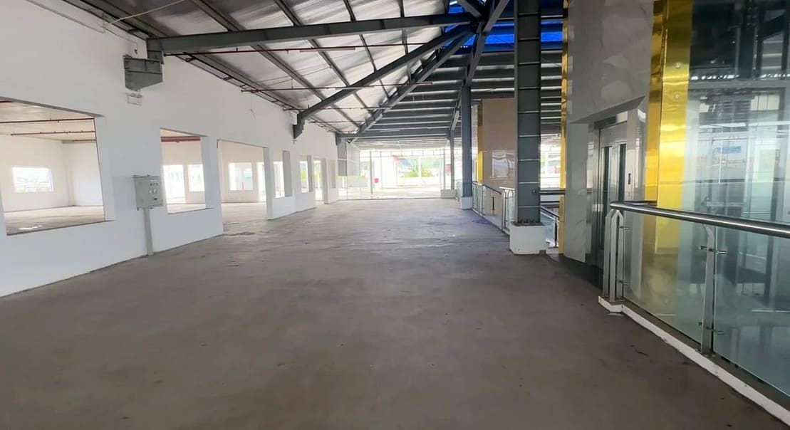 3 Thang máy trọng tải 7 tấn 15-20 người Chợ Du lịch Lào Cai
