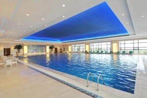 Bể bơi 350m2 trên tầng 5 tòa nhà