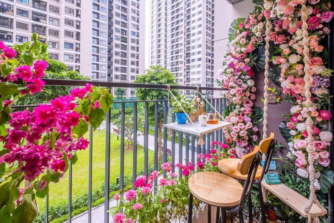 ban công rose town 79 ngọc hồi