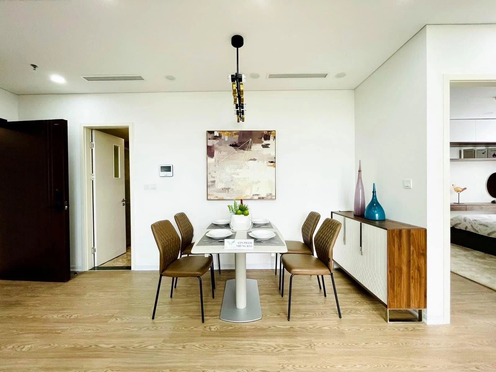 Bàn ăn Housinco Premium