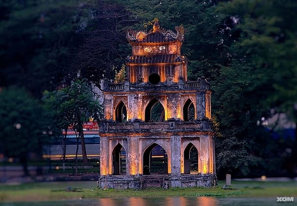 Tính cân đối của tháp rùa có được một phần do thiết kế theo tỉ lệ vàng. Nhờ đó, nó thành một trong những biểu tượng nối tiếng của Hồ Gươm, của Hà Nội, của Việt Nam.