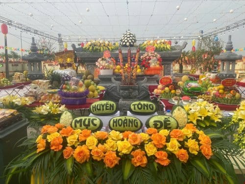 Hàng năm vào ngày 15 tháng 10 âm lịch