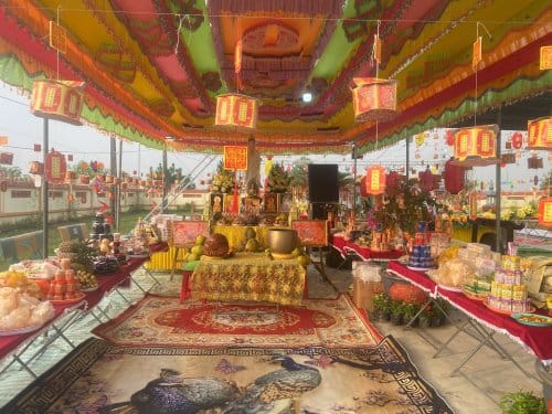 Hàng năm vào ngày 15 tháng 10 âm lịch